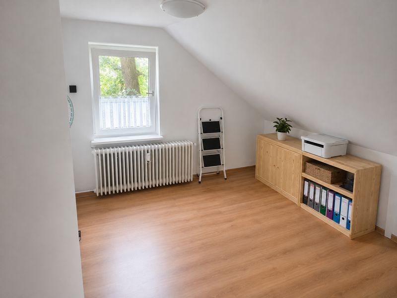 Küstennähe trifft Gemütlichkeit: 2-ZKB-Dachgeschosswohnung in Hage